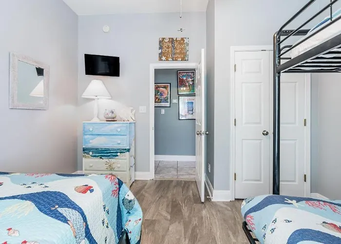 Apartment Lyndi Lous House
